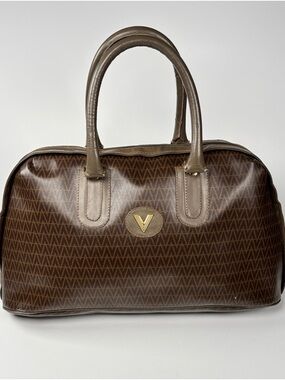 Mario Valentino boston Sachel Bag - Classic Women's Handbag. Smal mark on bottom
